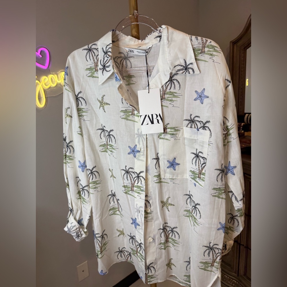Zara Green and White Casual Button Down Shirt with Tropical Flair